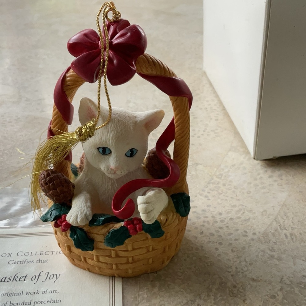 New - Lenox Ornament - Basket of Joy, Cat / Kitten Figurine